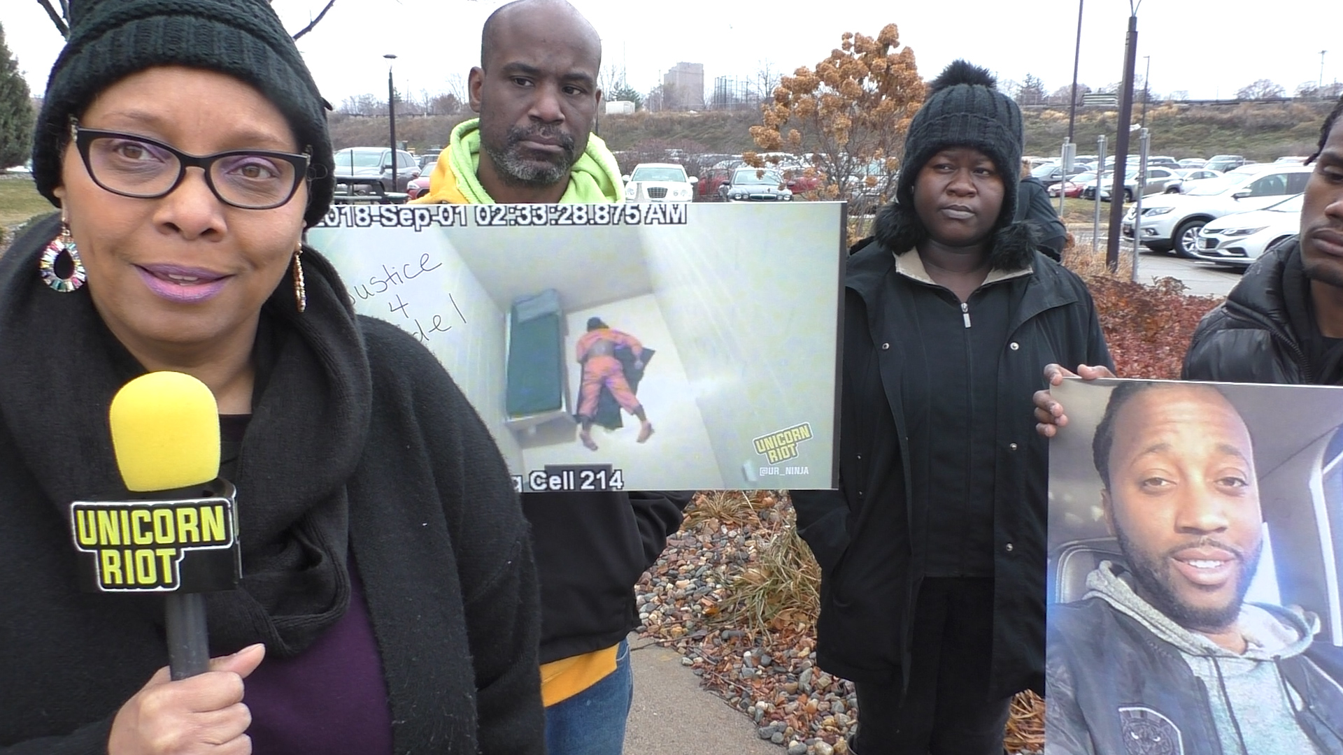 Del Shea Perry speaks in front of MN-DOC