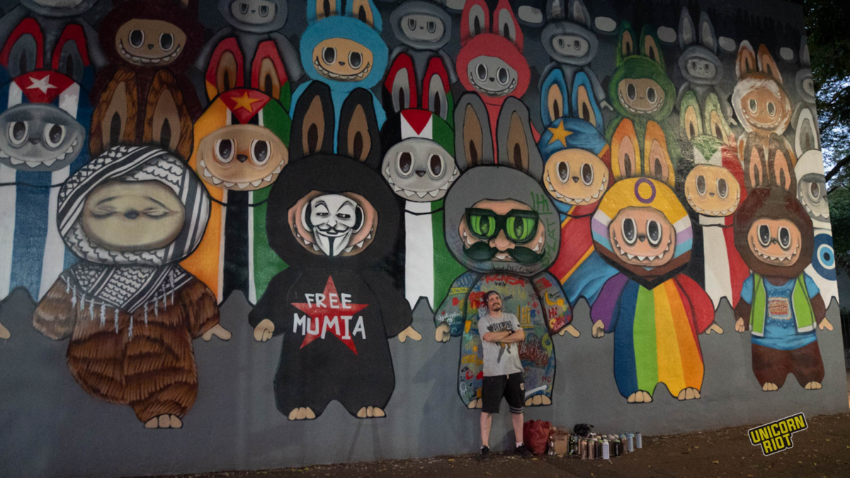 South African Graffiti Artist Unveils Anti-Consumerist Mural in Durban
